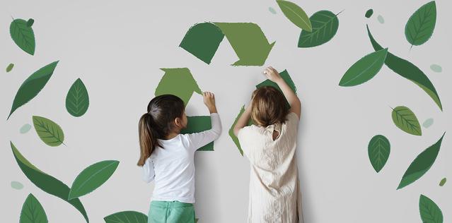 ninos dibujando reciclaje y naturaleza